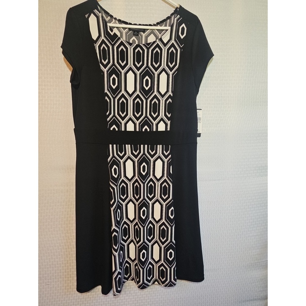 AGB Women's  XL  Black Modern Chic Dress Made USA‎ NWT Comfort Stretch